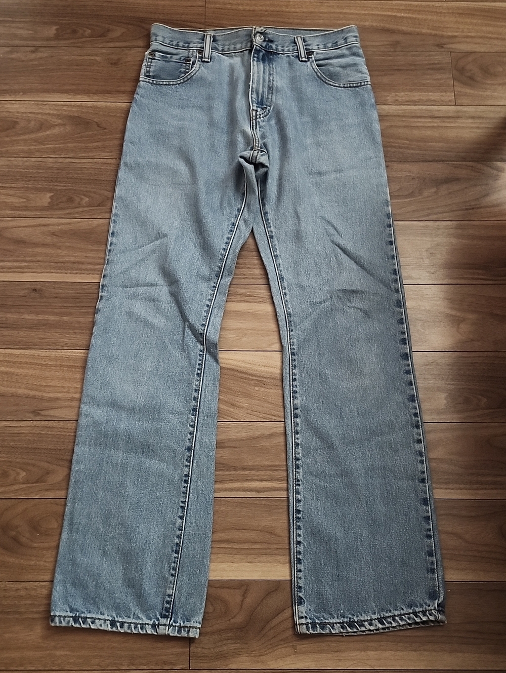 3/$18🔥Levi's Classic Women's Light Faded Blue Straight-Leg Jeans